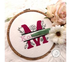 Stickdatei - Doodle Blumen Alphabet Monogram geteilt "M"